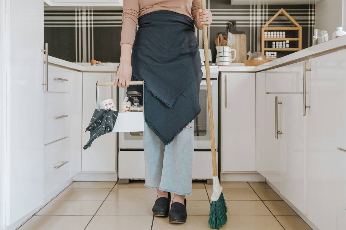 Why Your Kitchen Still Isn’t Zero-Waste (And How an Eco Friendly Sponge Scourer Fixes It)